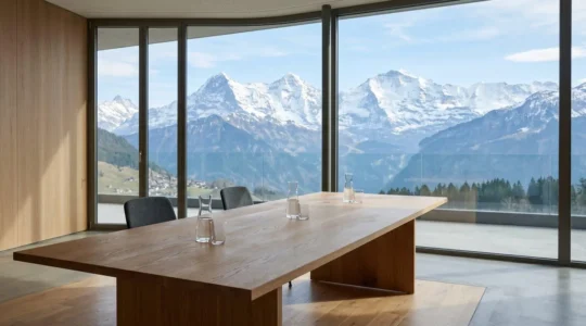 Environnement professionnel moderne en Suisse illustrant la prévoyance professionnelle et la fidélisation des talents